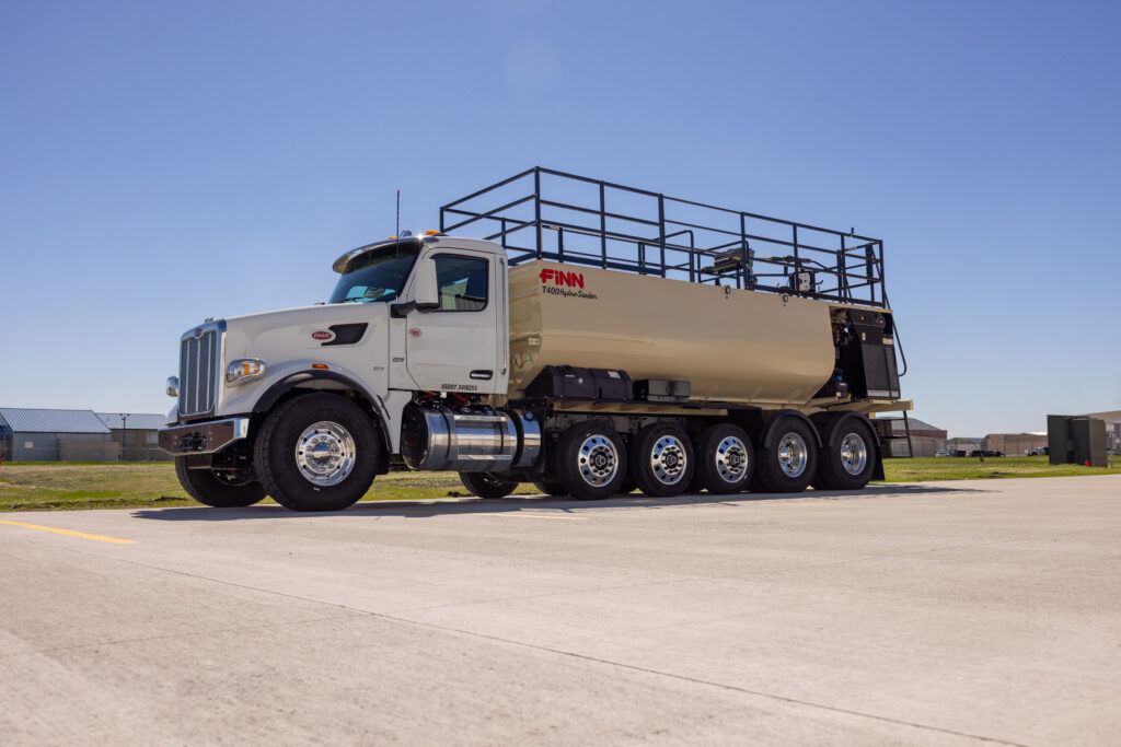 Finn-T400-HydroSeeder-r5y18074-051326 E